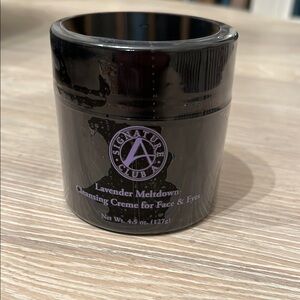 Signature Club A Lavender Meltdown Cleansing Creme